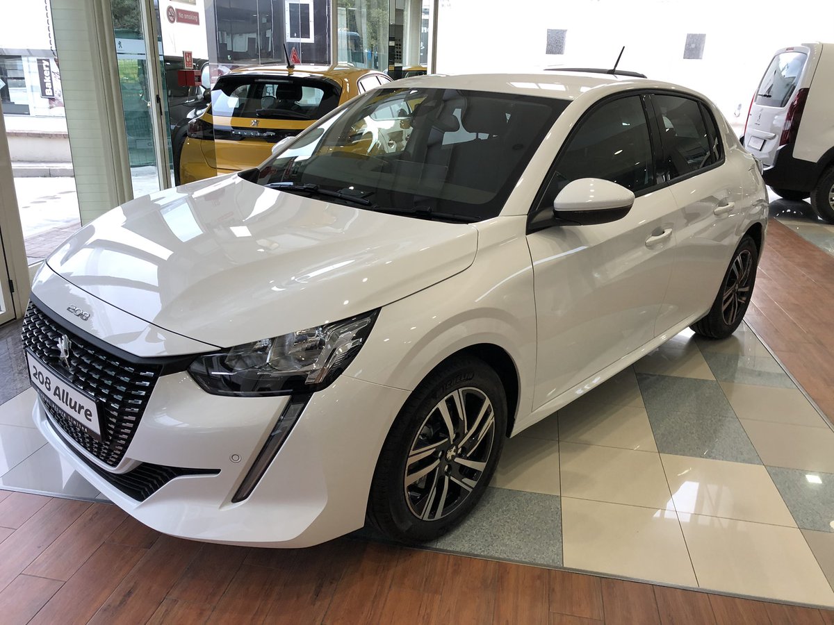 andre_casha's tweet photo. Viewing the all new Peugeot 208 for the first time. Remarkable I must say ❤️ #peugeot208 #peugeot https://t.co/vZRZ8QoT03