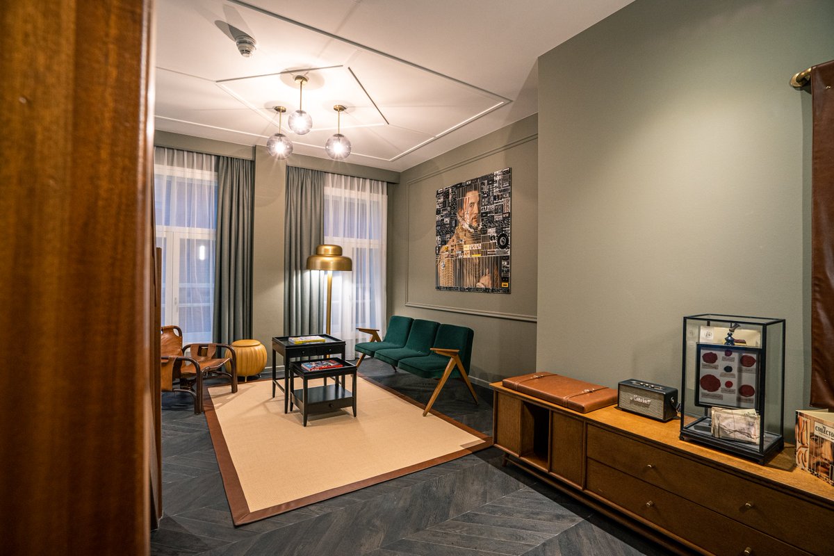 Our hotel team was invited to join the opening of The Collector hotel in the Hague last week. We would like to thank the staff of The Collector for the great organized party and to see these amazing rooms. 

Wishing every success for the opening months!

#thecollector #hotels