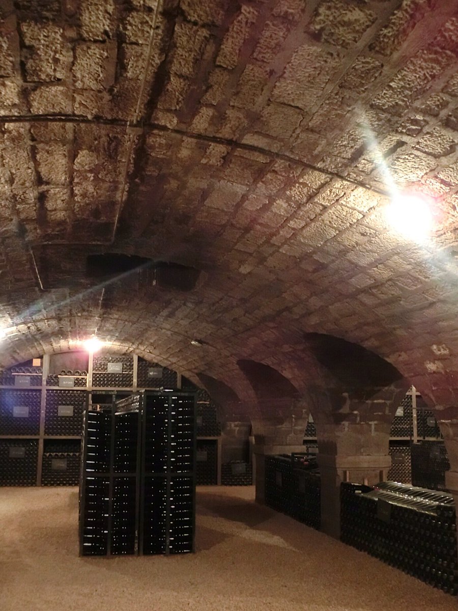 bourgogneguide's tweet photo. #morey #moreysaintdenis  #closdetart #bourgogne #cabotte #shibuya #winebar #bourgognewineguide https://t.co/IDmc5pPWnL
