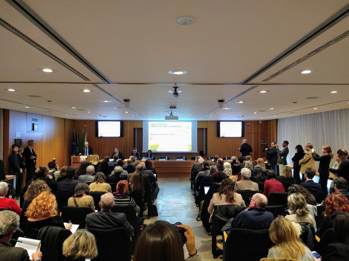 Food Policy Milano (@foodpolicymi) on Twitter photo Una sala gremita ad <a href="/Assolombarda/">Assolombarda</a> quest'oggi per festeggiare il 1° compleanno dell'#Hubdiquartiere contro lo #sprecoalimentare a #Milano 🎂
Un grande grazie a tutti i partecipanti! 🍽️💚🌍
<a href="/ComuneMI/">Comune di Milano</a> <a href="/Osserv_Digital/">Osservatori Digital</a> <a href="/polimi/">Politecnico di Milano</a> @RicettaQuBi <a href="/FondCariplo/">Fondazione Cariplo</a> <a href="/BancoAlimentare/">Banco Alimentare</a> Una sala gremita ad <a href="/Assolombarda/">Assolombarda</a> quest'oggi per festeggiare il 1° compleanno dell'#Hubdiquartiere contro lo #sprecoalimentare a #Milano 🎂
Un grande grazie a tutti i partecipanti! 🍽️💚🌍
<a href="/ComuneMI/">Comune di Milano</a> <a href="/Osserv_Digital/">Osservatori Digital</a> <a href="/polimi/">Politecnico di Milano</a> @RicettaQuBi <a href="/FondCariplo/">Fondazione Cariplo</a> <a href="/BancoAlimentare/">Banco Alimentare</a>