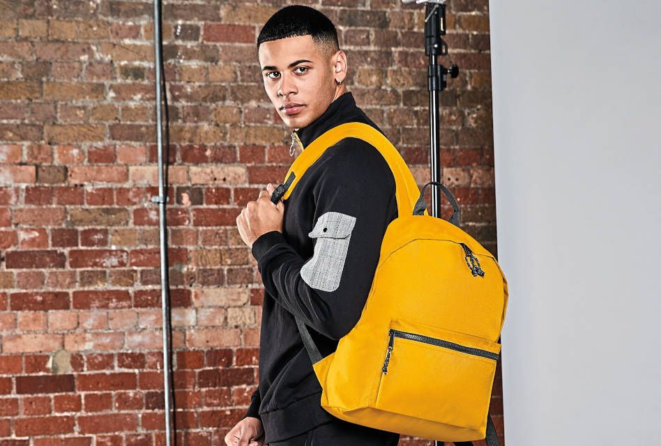 ImagesMagUK's tweet photo. Continuing our What's New 2020 is #BagBase. Find out about its new on-trend travel essentials, military-inspired designs, modular clip-on carrying solutions and more, here: https://t.co/hIG6o35D3j #bags #accessories #textileindustry #textiles #garmentdecoration #garmentdecorators https://t.co/6Uw5cvMoIM
