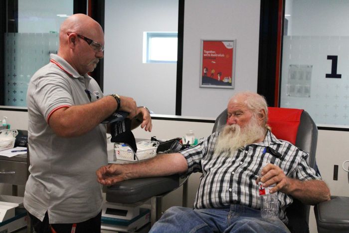 YourWorldAus's tweet photo. Are you ready to help save a life? Red Cross’s blood collection service, Lifeblood, are in need of 11,000 Queenslanders to #donateblood and plasma! 😊 Read the article here: https://t.co/s8eXhhuR0L

#TuesdayThoughts https://t.co/R9u1j4h8uM