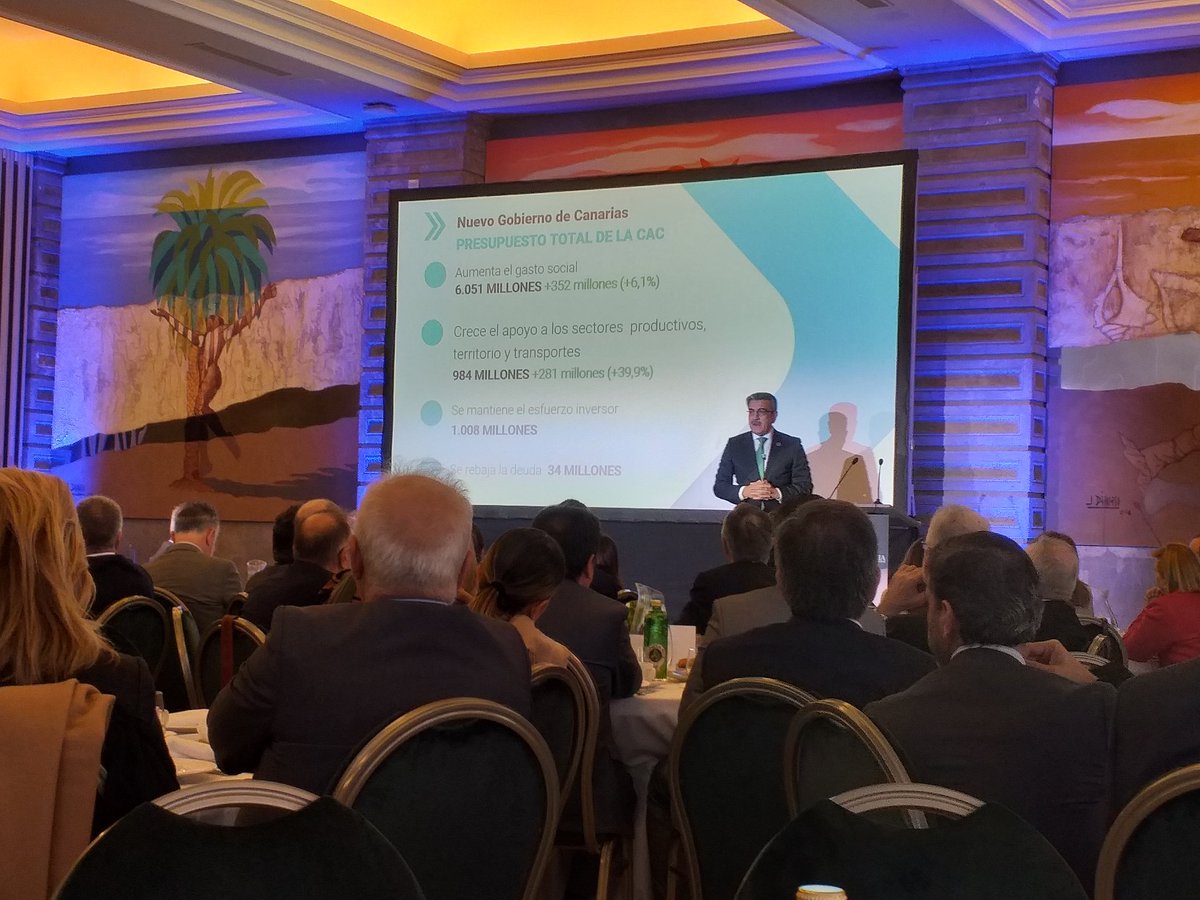 AlternativaxSM's tweet photo. Hoy nuestra concejala @Isabel_Penate_O asistió a la conferencia del @VicepresiCan y presidente de @Nueva_Canarias  @RomanRodWeb 'Canarias: estabilidad, derechos y buen gobierno' organizado por @PrensaIberica - #ForoPrensaIbérica https://t.co/Hzpr50hepQ