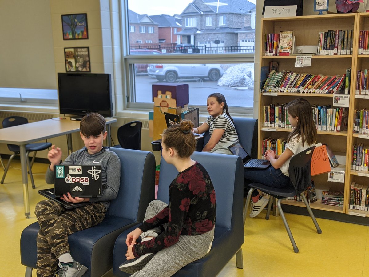 JSPSLibrary's tweet image. So happy to see our students using the library space to work!