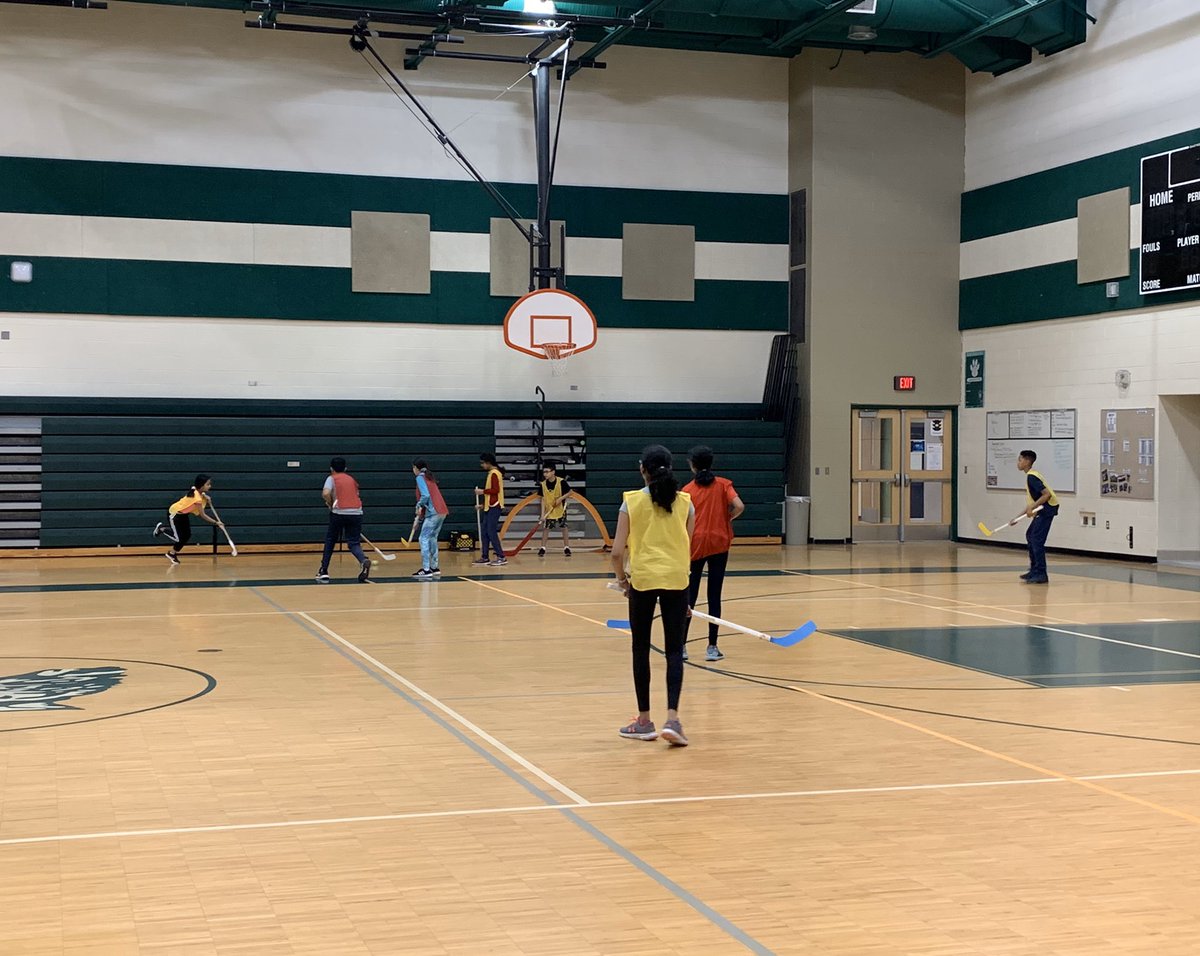 jmorganphysed's tweet photo. PE 6 students enjoying a week of Floor Hockey 🏒 @BakerMiddle @TROY_PE_Dept https://t.co/4fVQaYDdkL