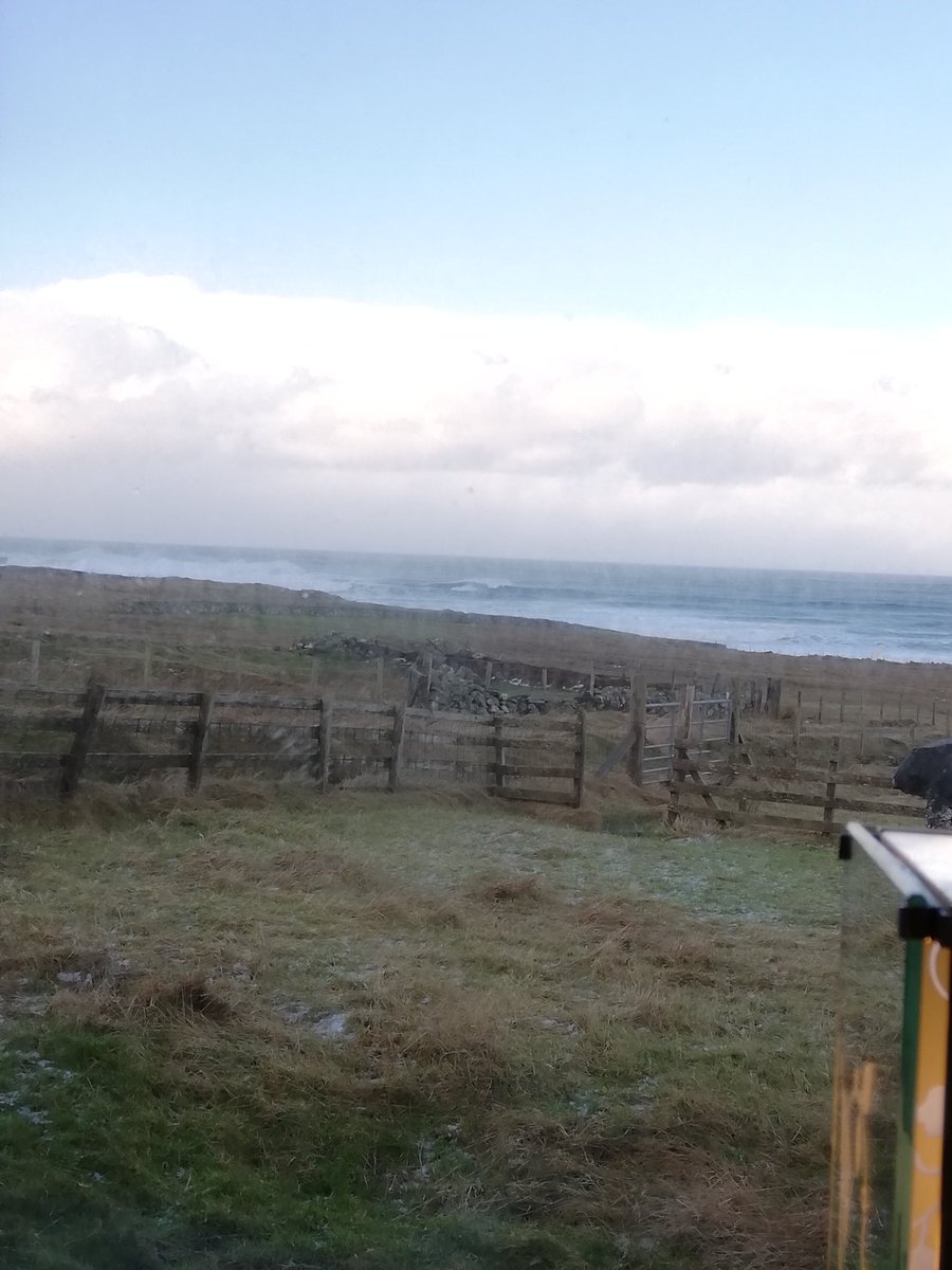 I don't know how they expect me to work with this stunning view... #ilovemyjob #myviewisbetterthanyours #remoteworking #flexibleworking #isleoflewis #outerhebrides #didimentionimstuckhere #hardlife #scottishpublishing #scottishpublisher