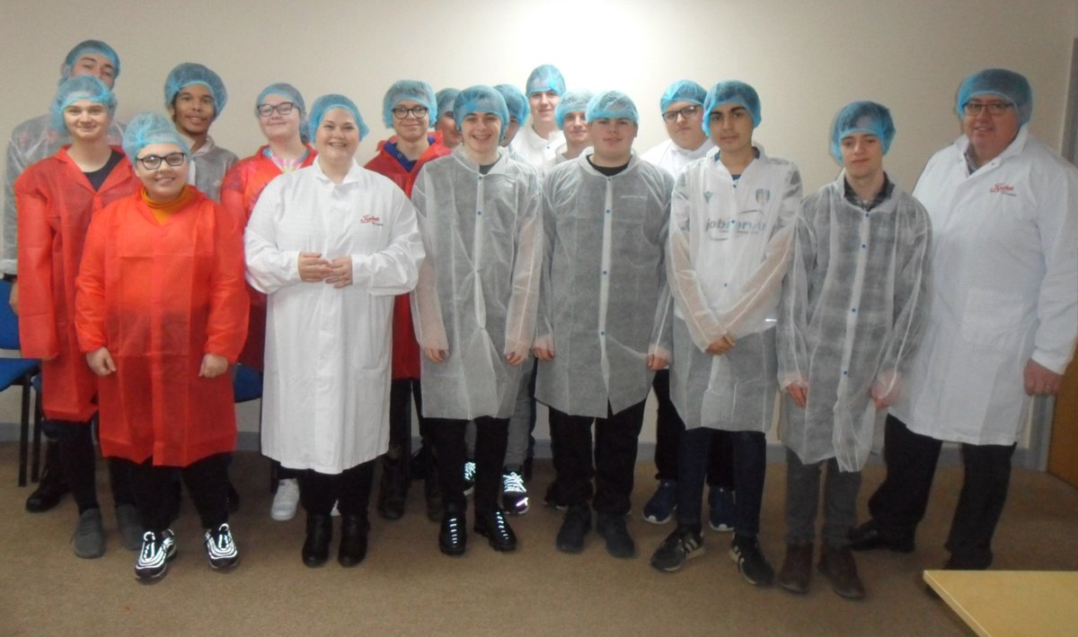 ColchesterInst's tweet photo. Many thanks to everyone, especially Daren McGrath MD, at @tiptree Patisserie in Witham for a fantastic visit!
Students were able to learn from experienced staff and take home cupcakes that they made in a competition! #StudyatCI https://t.co/UgAPcuGtIg