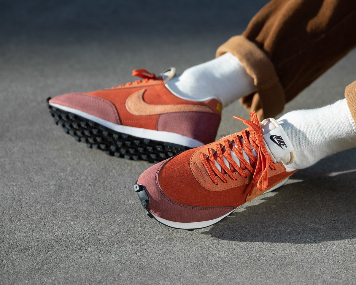 nike daybreak rugged orange