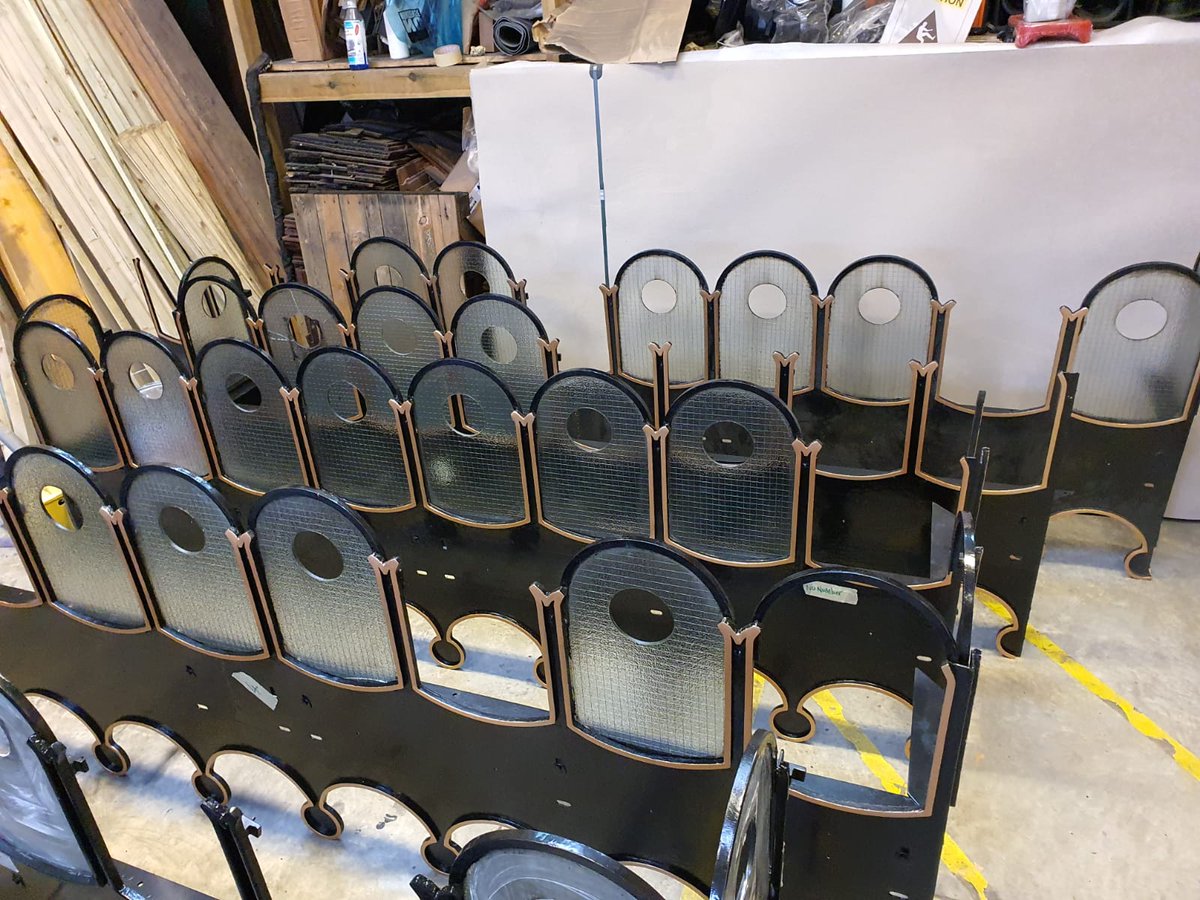 3d_decorating's tweet photo. @MadameTussauds 
#zinzeer #allcoat #black #rustins #gold https://t.co/iD2bGu4UZv