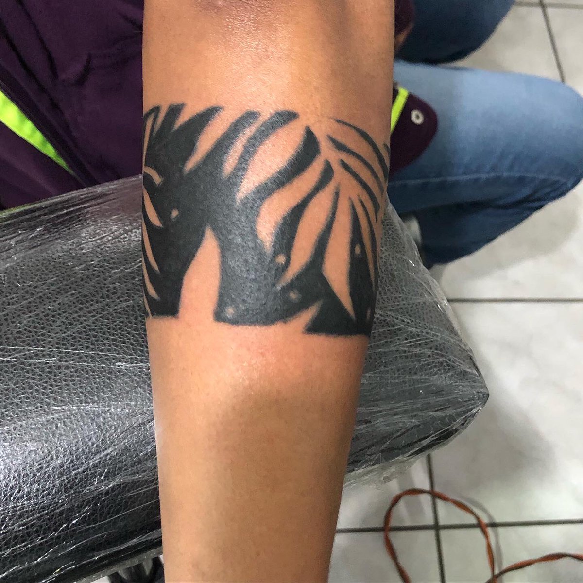 Rehiniersk8's tweet photo. Brazalete por Rehinier 
hecho en 
-Ray Arte Custom-
#tattoo #studiotattoo #blackink #RayArteCustom #mexicantattoer https://t.co/ylRrGiojv7