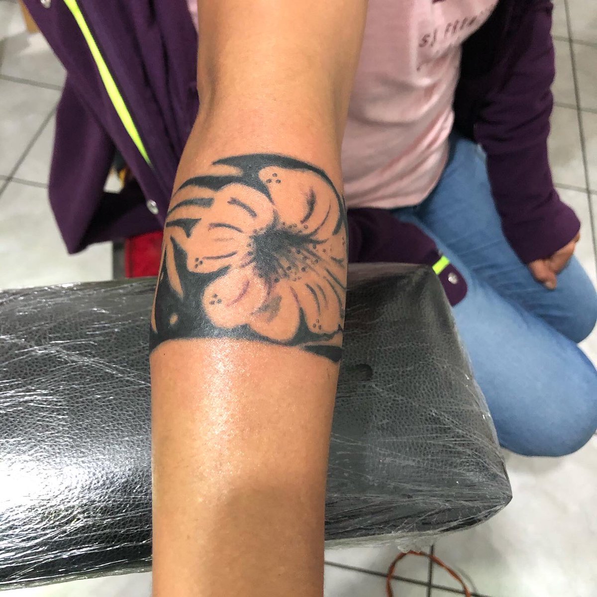 Rehiniersk8's tweet photo. Brazalete por Rehinier 
hecho en 
-Ray Arte Custom-
#tattoo #studiotattoo #blackink #RayArteCustom #mexicantattoer https://t.co/ylRrGiojv7