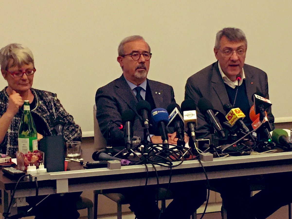cgilnazionale's tweet photo. #MaurizioLandini 
Abbiamo l’obiettivo di portare a casa risposte per il Paese e soprattutto per lavoratori e pensionati. 

A partire da
✅ Cuneo fiscale 
✅ Riforma fiscale con lotta all’evasione e redistrubuzione risorse per lavoratori e pensionati 

#CgilCislUil 
#14gennaio https://t.co/GiXy5pBE1k