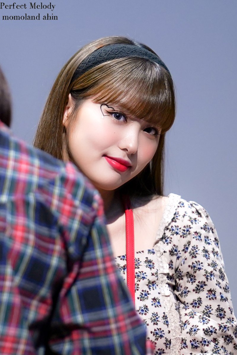 PfctMelody927's tweet photo. 200110 s-plex 팬싸

#모모랜드 #아인 #MOMOLAND
 #AHIN #モモランド #アイン
@MMLD_Official

행복길만 걷자😊 https://t.co/LHLm1t7Liq