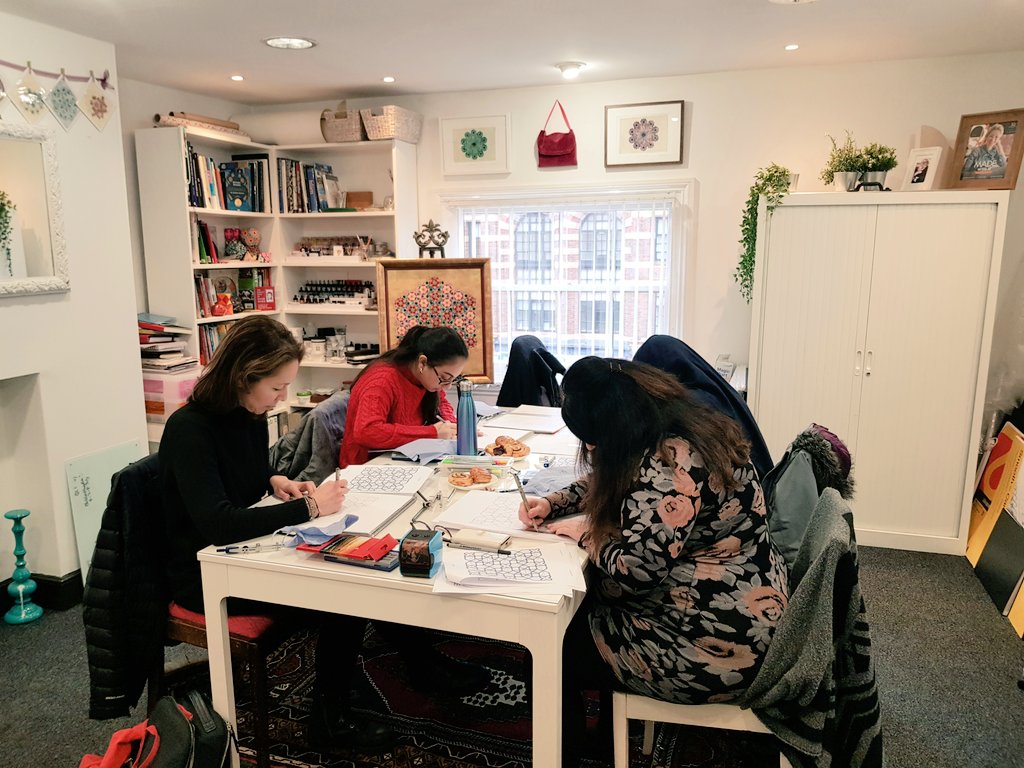 hasretbrownart's tweet image. Great 2020 kick off start to my classes. Studio is filled again with lovely people who enjoy the beautiful art of #islamicgeometricpatterns

Places for taster sessions still available;
1st and/or 8th February from 2 to 5pm
Contact: me@hasretbrown.com
#mathart #JQBID