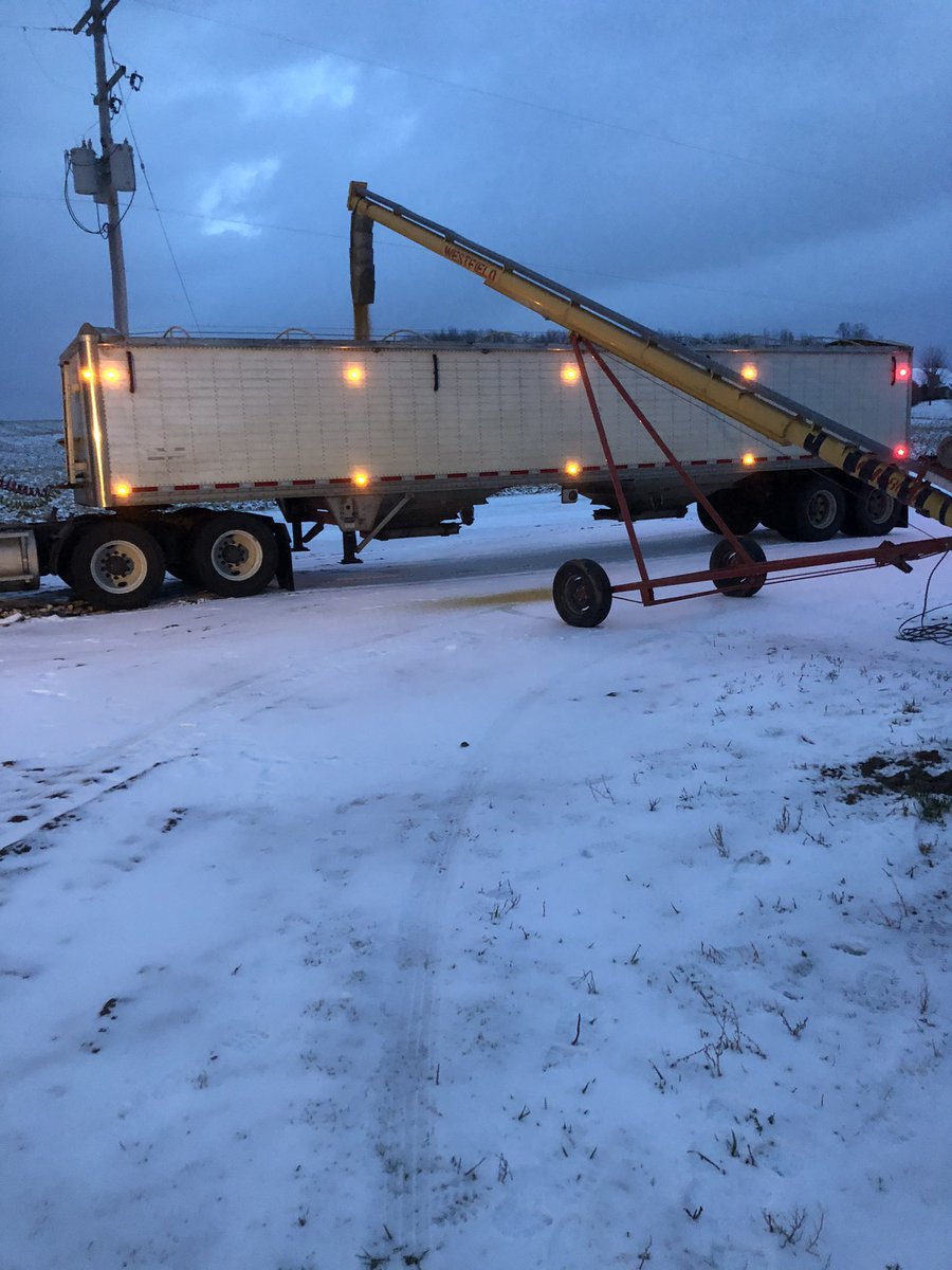 robertreese_4's tweet photo. @GoddessofGrain Beans are leaving, half a load at a time :-) #smalltrailers https://t.co/7eYrrqHS8t