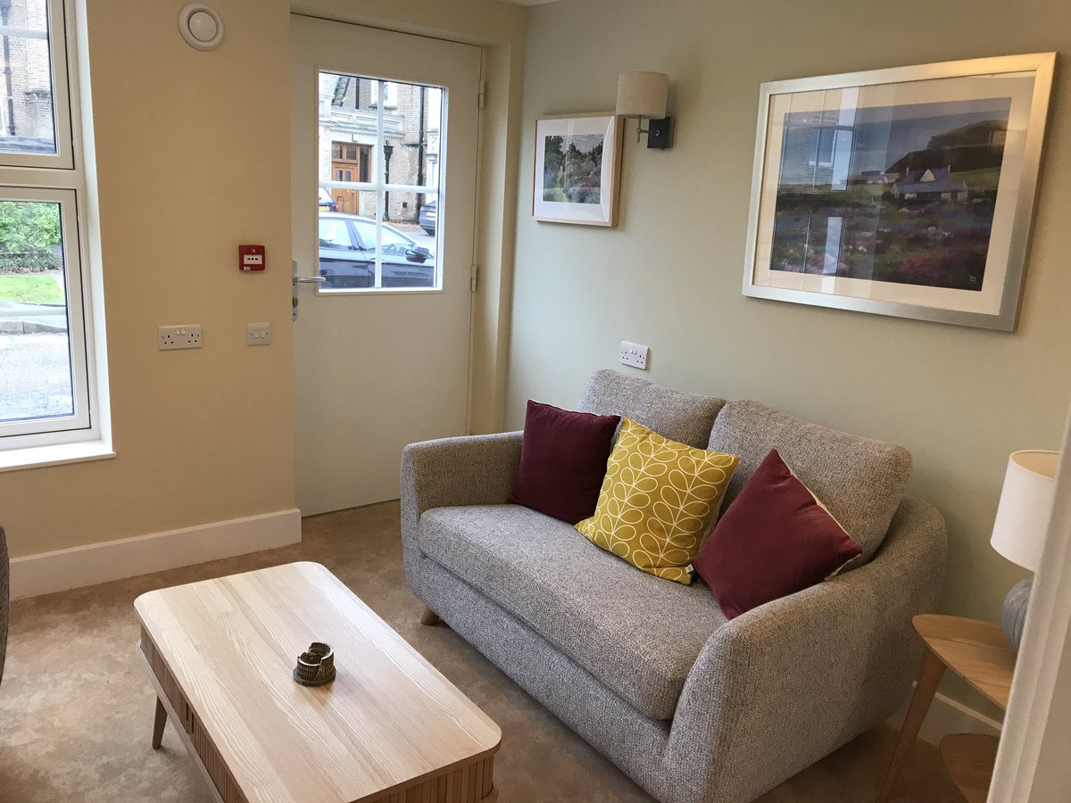 AliRogan's tweet image. Full house at today’s @DementiaHousing meeting where our host @BRE_Group showed us around the #DementiaFriendly demonstration house. #housing @VanessaPWH21