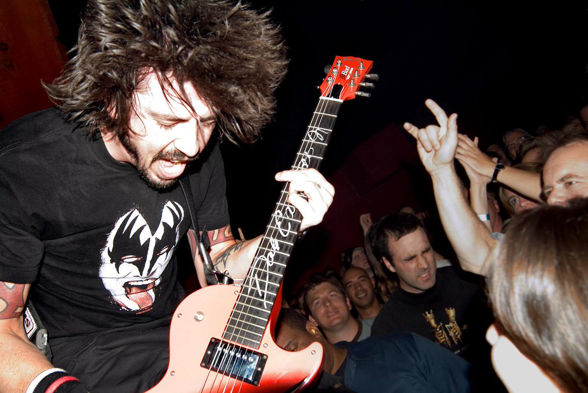 BoredWeb3's tweet photo. 🎉🎉Happy 51st birthday Dave Grohl🎉🎉 https://t.co/0kvpzHBq5g