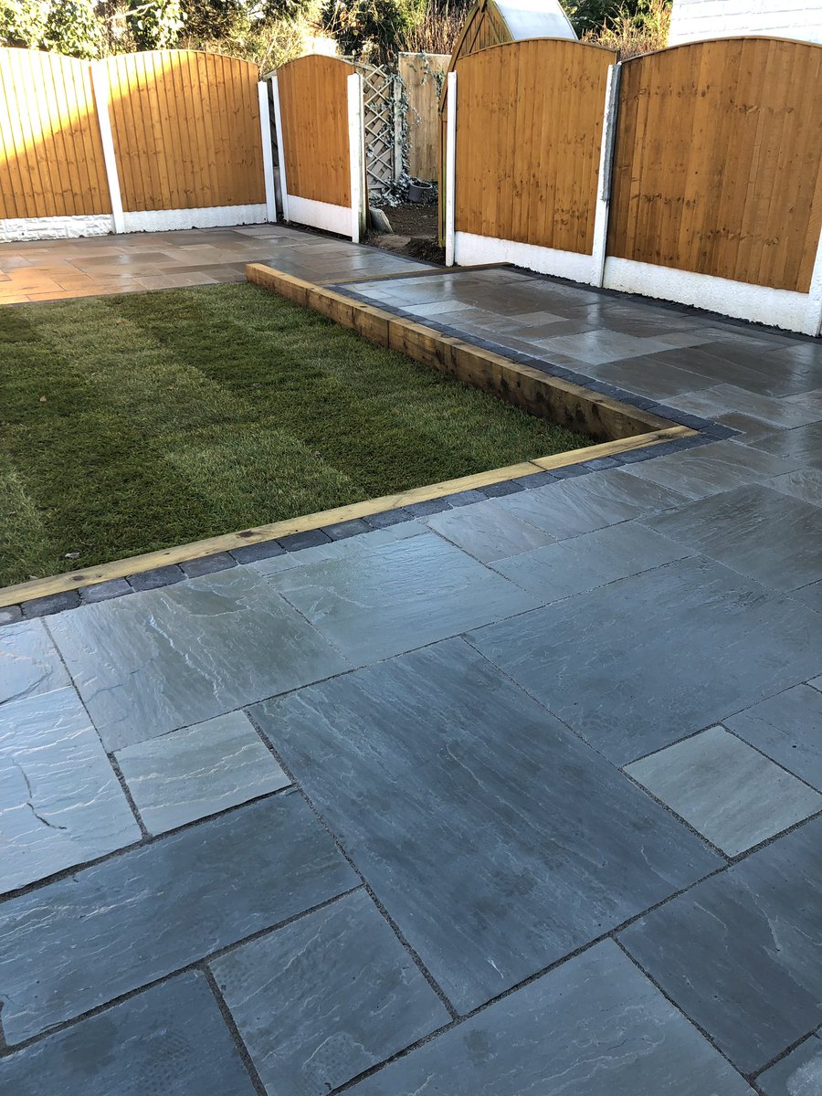 Andy_Fowler's tweet photo. Great transformation on this landscaping job in maghull. Kandala grey Indian stone with charcoal block border,sleepers,steps and turf 👌🏻😎😁 #FowlersGardens #SummerReady #Landscaping https://t.co/FolVJX8Eek