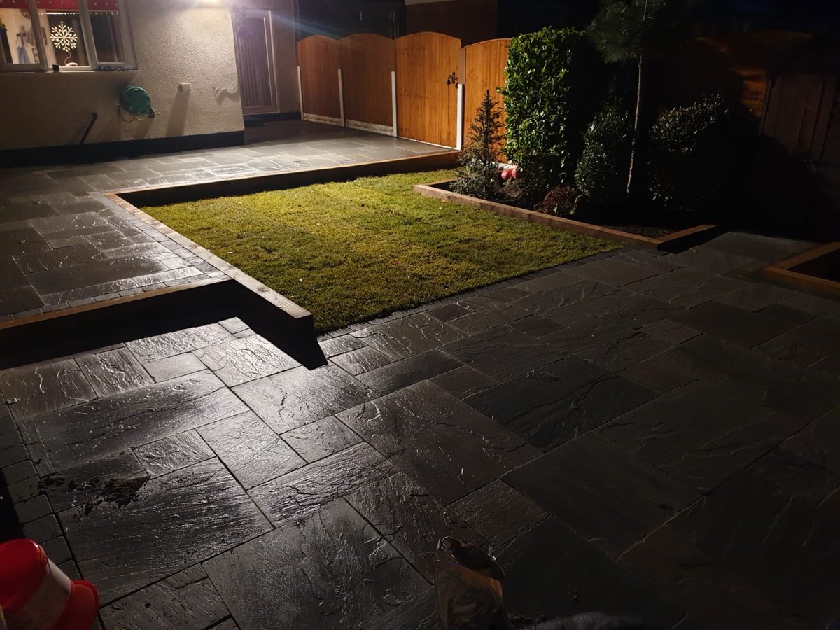 Andy_Fowler's tweet photo. Great transformation on this landscaping job in maghull. Kandala grey Indian stone with charcoal block border,sleepers,steps and turf 👌🏻😎😁 #FowlersGardens #SummerReady #Landscaping https://t.co/FolVJX8Eek