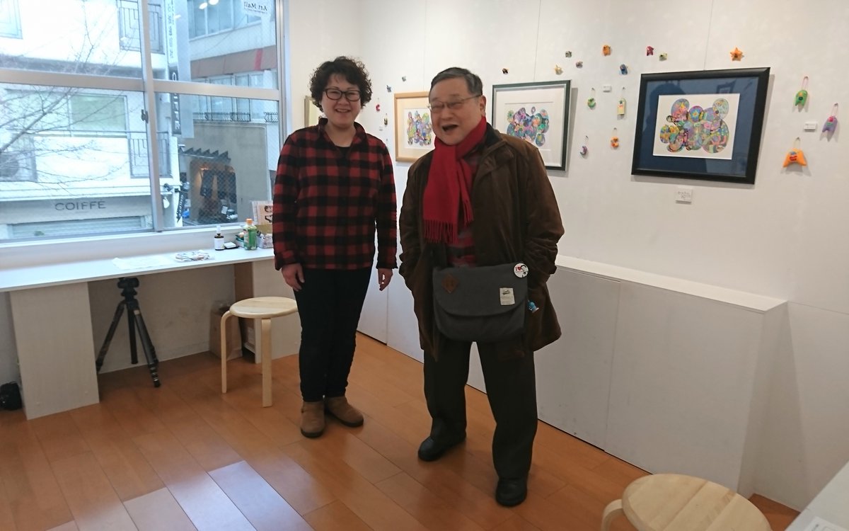 artmall_tokyo's tweet photo. 1月14日の営業終了しました★ミ
Kaoさん個展は謎の宇宙人が大人気♪
フェルト製なのに声まで聞こえてスゴい！と思ったら、背後に創造主が？
ユーモア溢れる展覧会は日曜日まで続きます(^w^)／

#日本橋室町 #アートモール #artmall #個展 #ペン画 #kaoringo https://t.co/WUAkNOE1N0