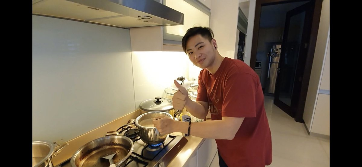 jaiyieee's tweet photo. Sobrang bagay sayo magluto, mahal! @AgassiChing hahaha! Thank you very much for the surprise. I love you! ❤️ https://t.co/5wGsNDw0IM