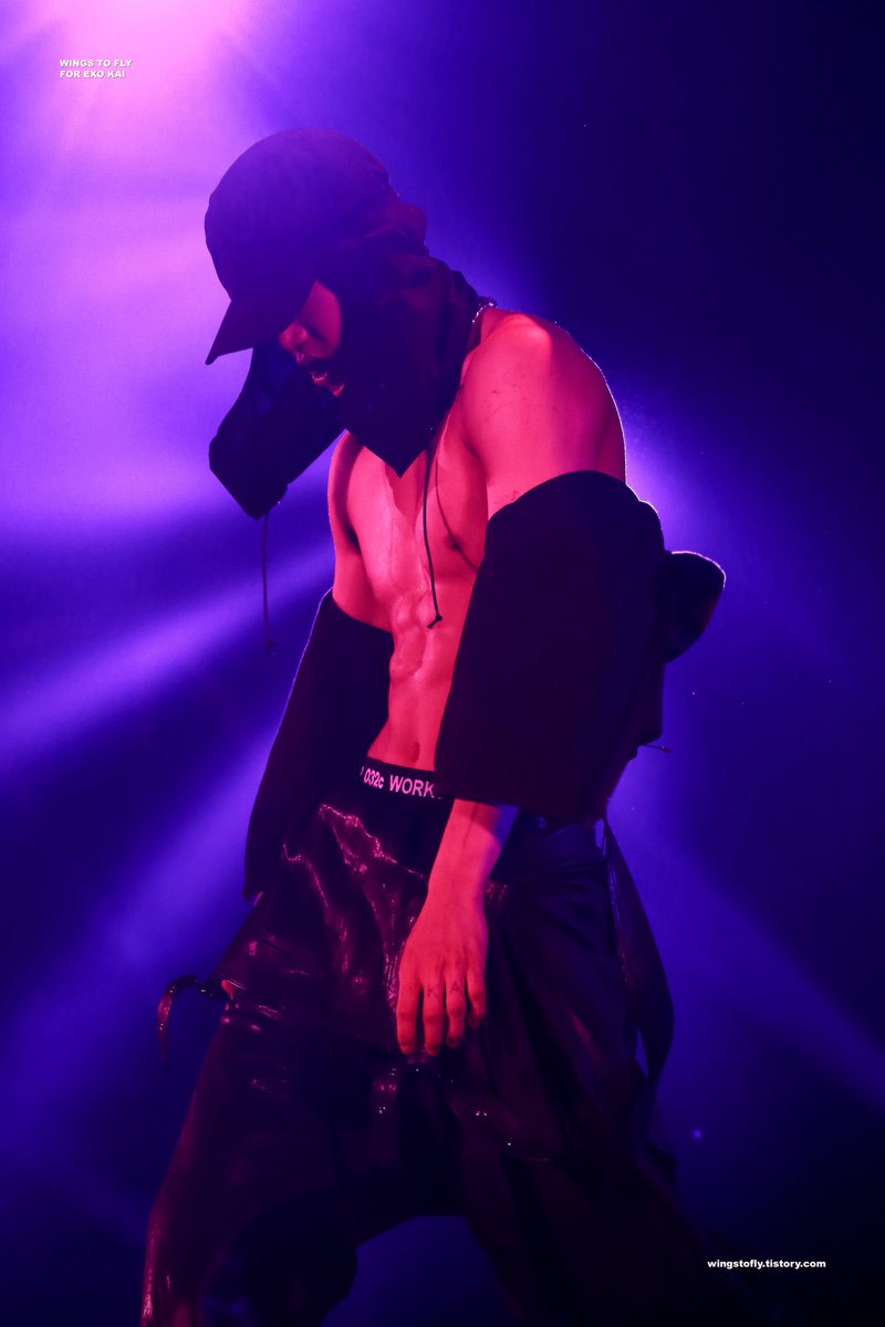 WingsToFly114's tweet photo. 𝐂𝐇𝐀𝐏𝐓𝐄𝐑 𝟏𝟎𝟗.

➖

내가 사는 이유 난 너란 달콤함에 중독

➖

190719-28 EXO PLANET #5 - EXplOration in Seoul 익스플로레이션 서울 #HappyKaiDay #카이 #김종인 #엑소카이 #엑소 #KAI #EXOKAI #EXO @weareoneEXO https://t.co/JhYpKCRvvD
