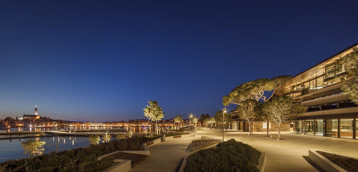Shop on the promenade by the sea with a beautiful view of Rovinj. Reward yourself with a deserved ornaments at Sovilj, luxury jewellery by Croatia's most famous jewellery designer. 🤗