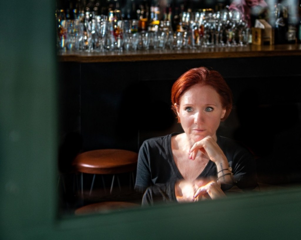 Recensie ‘Julian’ van Fleur Pierets anneliesleysen.be/blog/recensie-…