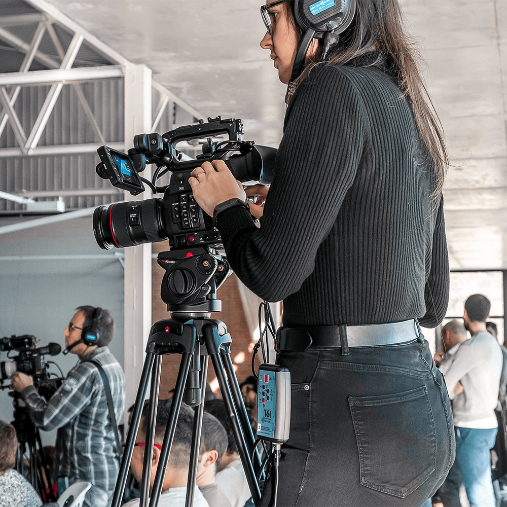 avvideo_net's tweet photo. SERVICES⠀
⠀
• La versatilitat ens permet ser capaços de realitzar qualsevol projecte de vídeo que se'ns plantegi. 🎥⠀

https://t.co/PaHMj8lASj
⠀
#video #productionlife #grabacion #avvideo #comunicacion #audiovisual #oncamera #barcelona #multimedia #eventos #videography https://t.co/9cpUdYARn7