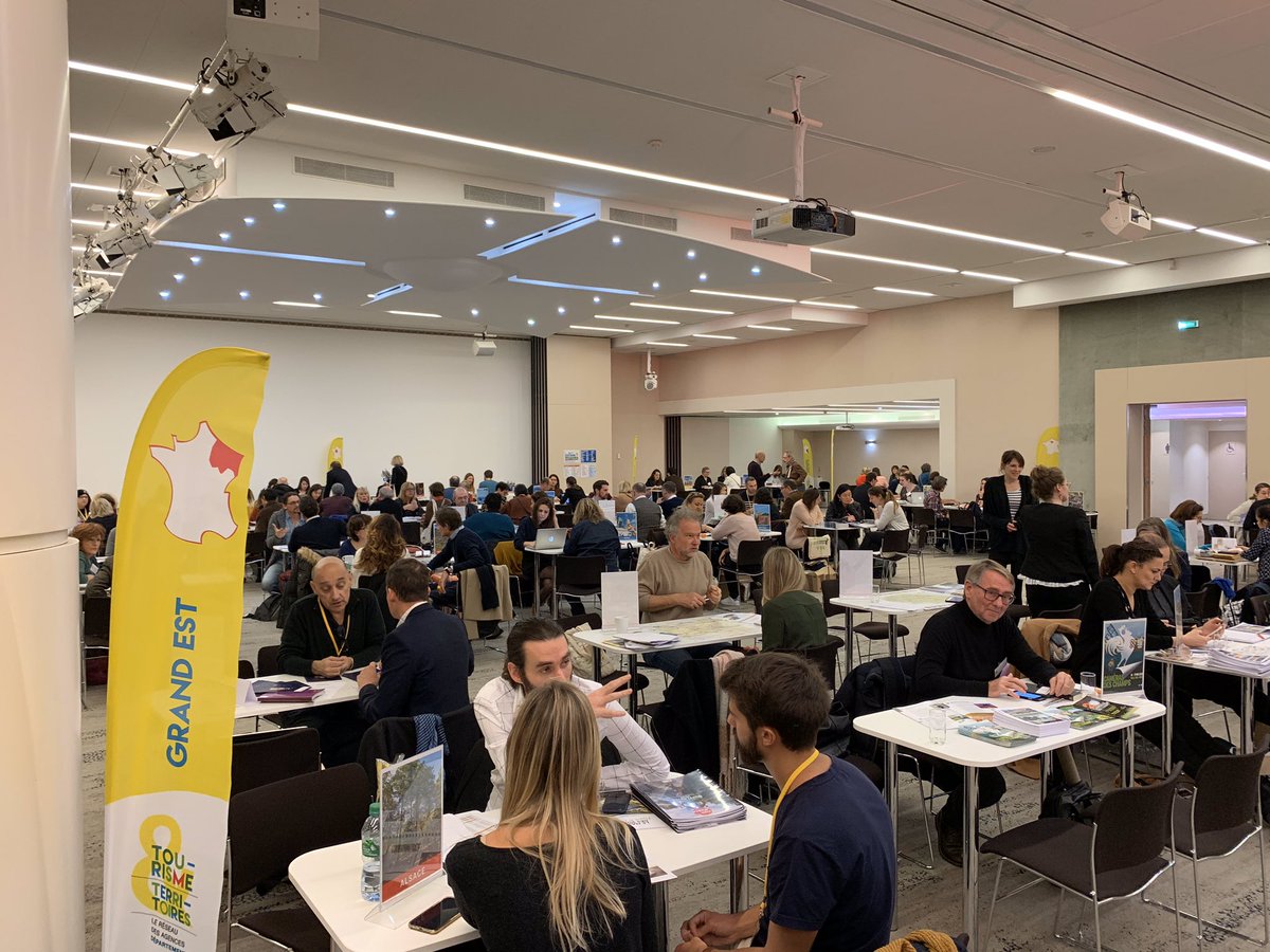 cameras_champs's tweet photo. Caméras des Champs et son directeur Luc Delmas sont présents au #Deptour 2020 à Paris avec le @Departement54 et le @mmtourisme54 pour rencontrer les journalistes de la presse tourisme https://t.co/qlUVympyJa