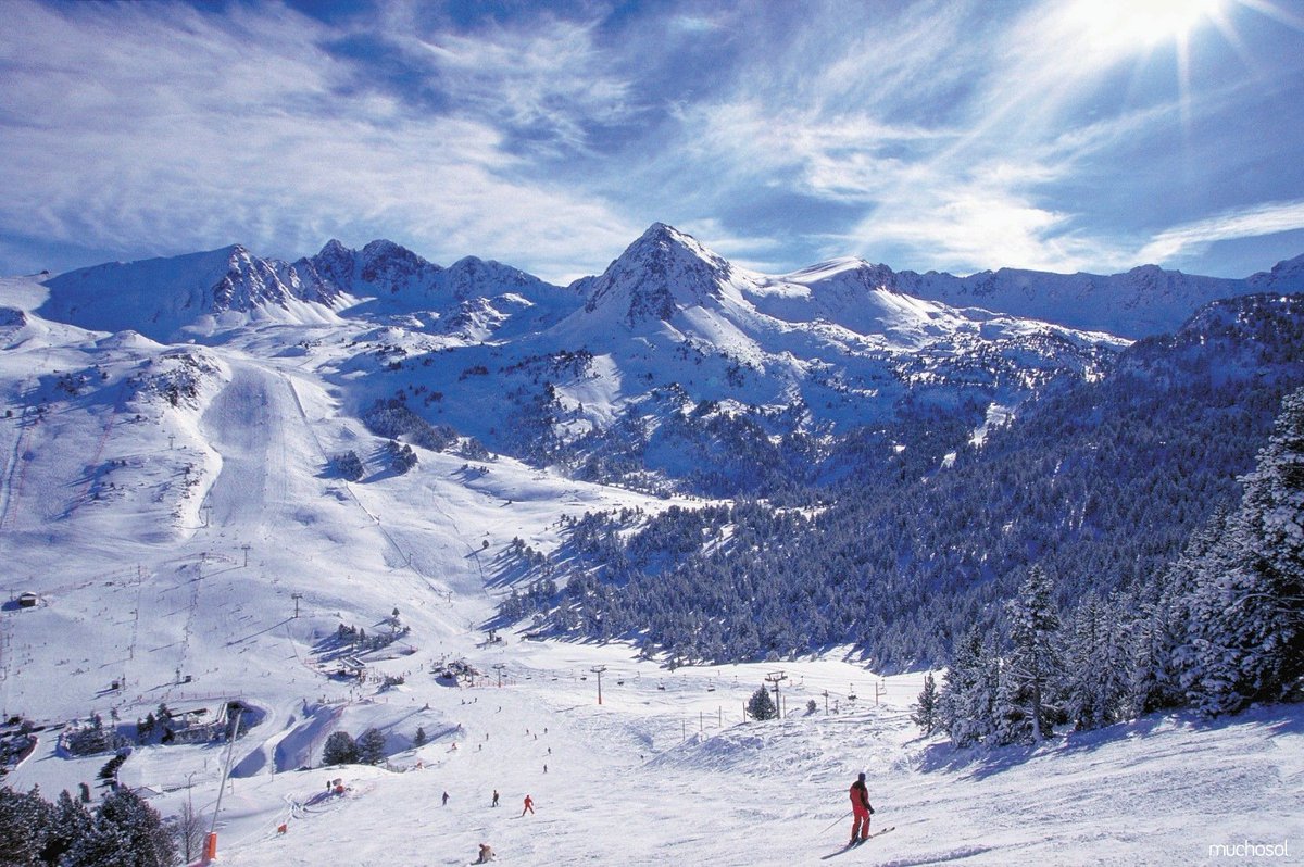 Verblijf in dit kleine appartementje in #Andorra en geniet van het prachtige uitzicht op de bergen met sneeuw 😍 🗻 

👉 bit.ly/appartement-in…