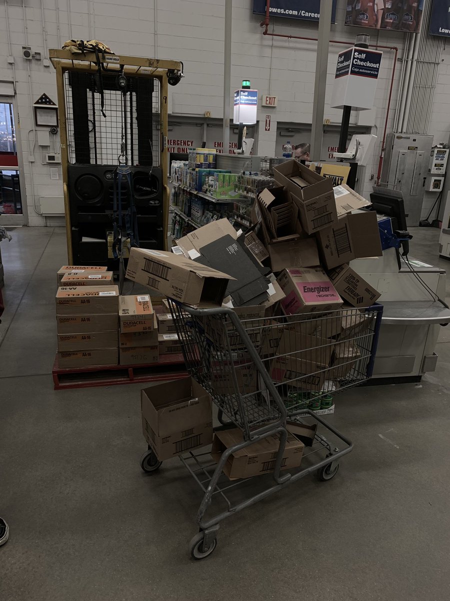 JoshAgee8's tweet photo. Slinging cardboard this morning, filling up all of the batteries! Stop by and see us! Everyone needs extra batteries around the house! @Slmoon2772 @BlueBoxR1 @BenitoKomadina #blitzchallenge https://t.co/SBdhCn2Iq0