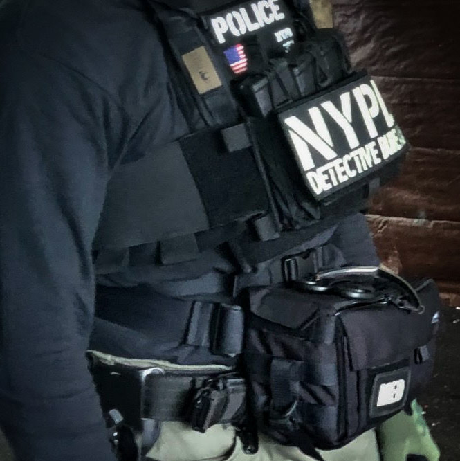 That's some sweet gear you've got there.
​
​We can't take our eyes off of that @TasmanianTigerUSA Smal Medic Pack. It's a sample we gave the NYPD and we love seeing it in use.
​
​#MEDIC #HipToBeSquare