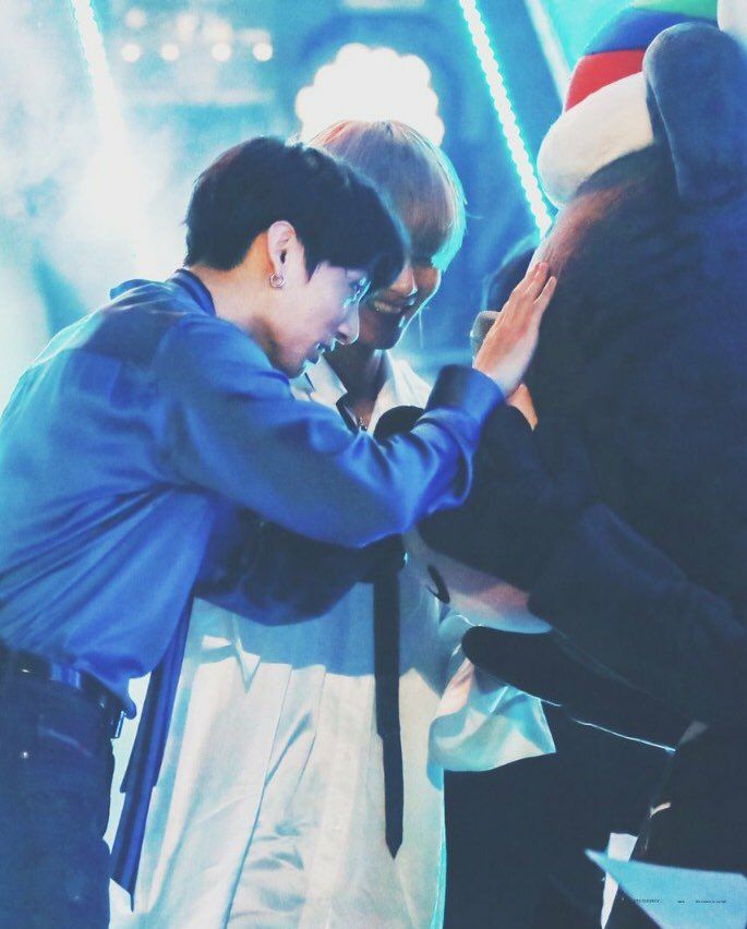 soniaeidia's tweet photo. ✨ 78/365 days ✨
#taekook #taekookthread #taehyung #JUNGKOOK https://t.co/UpM0dr8tTL