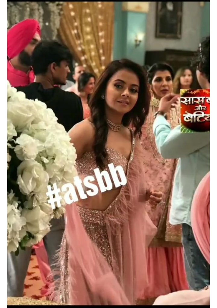 bjufsewqesqqsaq's tweet photo. @DhiriR @Devoleena_23 @ganatra_namrata @veerakunaparedy @DeepaBhujel2 @Amuxcreation @Priyankatweetss Yeh dress pahni @Devoleena_23 dii ne Chhoti Sardarni me. 🔥💃❤🤗 

#DevoleenaBhattacharjee #Devoleena #devoleena1minstafamily #TaskQueenDevoleena #TigressDevoleena 

We Love Devoleena Forever https://t.co/uvdizWb9oy