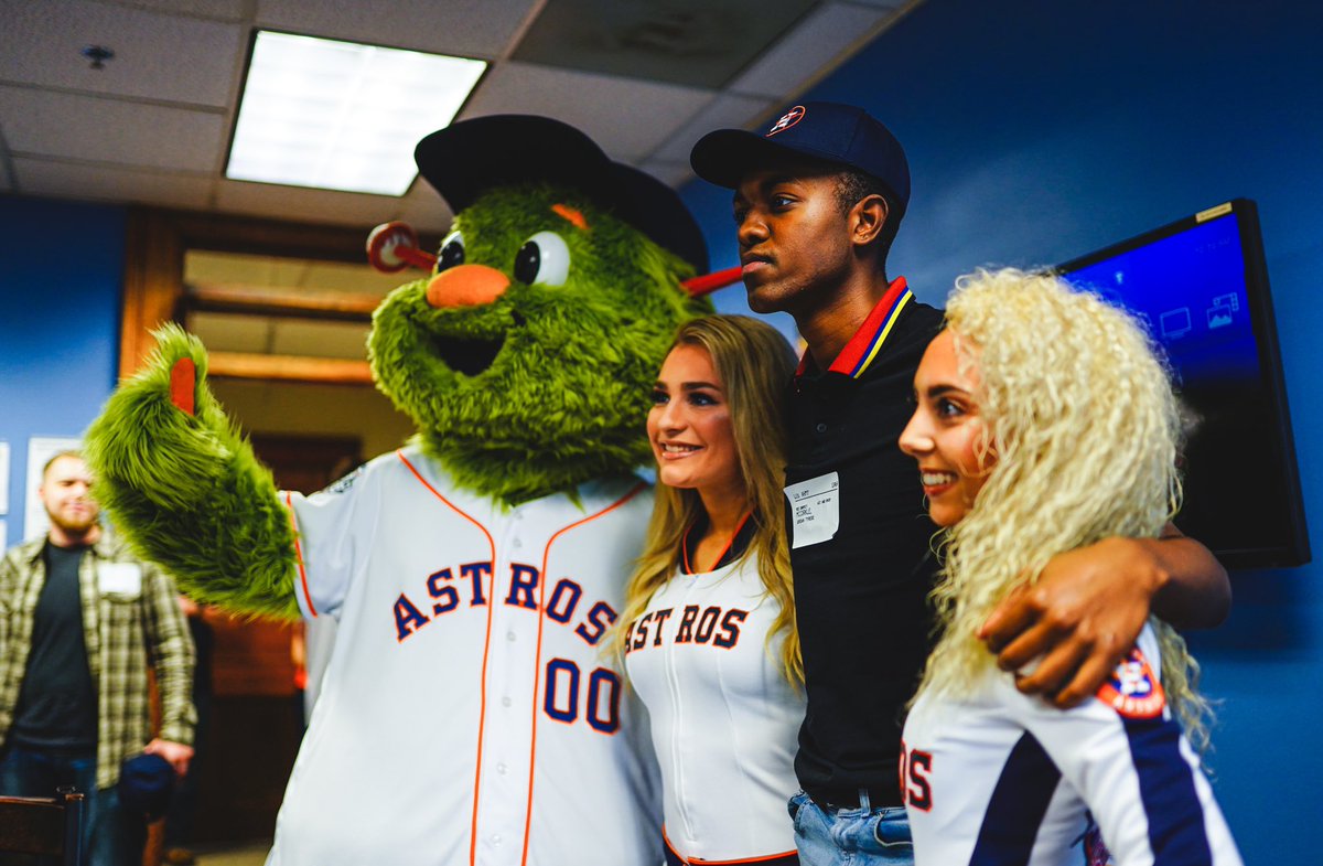 astros tweet picture