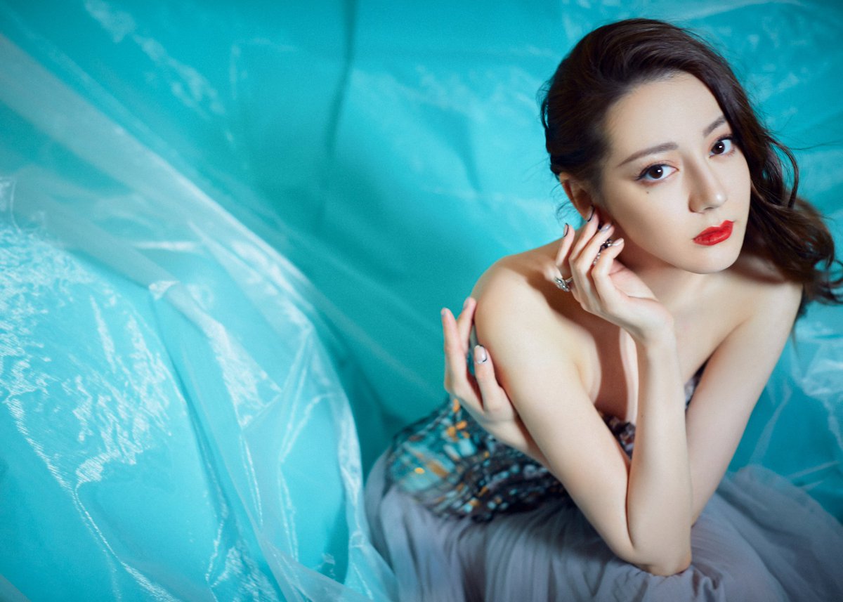 ddiliraba's tweet photo. 热巴大美女 #迪丽热巴 #小迪 #热巴 #胖迪 #dilireba #dilraba #dilirebadilimulati #dilrabadilmurat #pretty #fashion https://t.co/hE4aGJMMKS