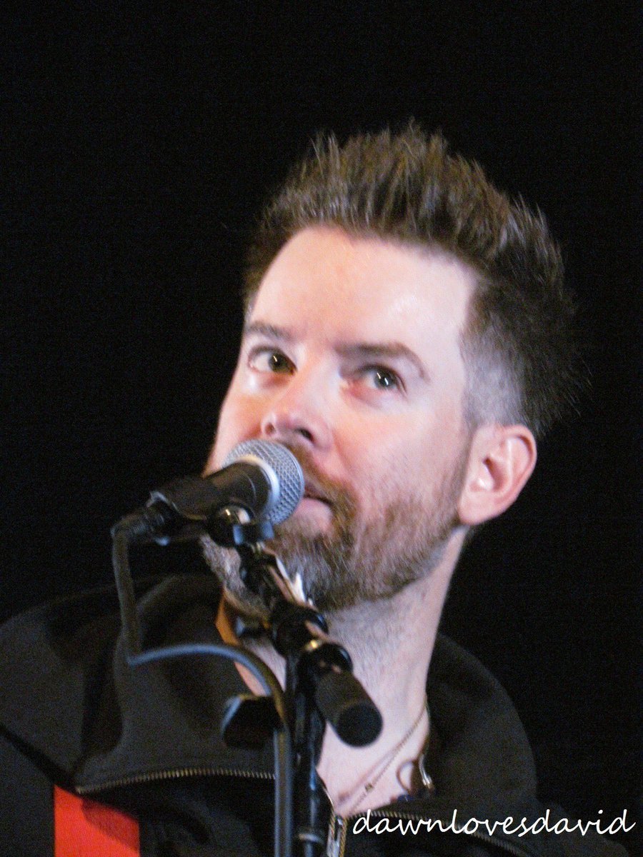 NyCArole426's tweet photo. #FB2015 Love the #BedHead ❤️ Sold Out @GramercyTheatre NYC 🎤🎈🎵 #DigitalVeinTour 🎵 @thedavidcook 🎸 photo creds to @dawnlovesdavid https://t.co/lQAbrGwmwT