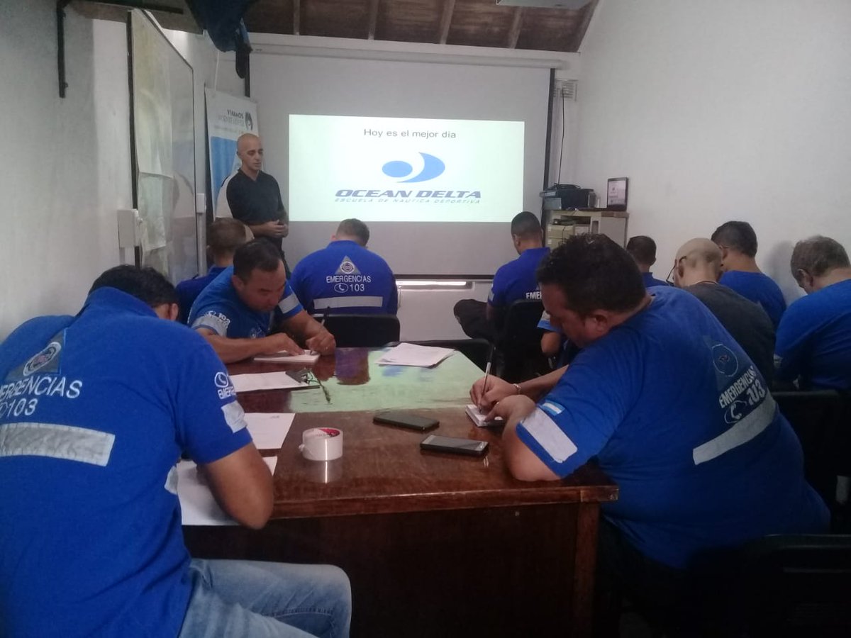 DC103MVL's tweet photo. Hoy comenzamos el curso de #Conducción para #Semirrígido dictado por #OceanDelta para una parte de nuestro equipo en #BaseOperativa 
#PrimeraRespuesta #TrabajoEnEquipo https://t.co/Rbp9MB5yk0