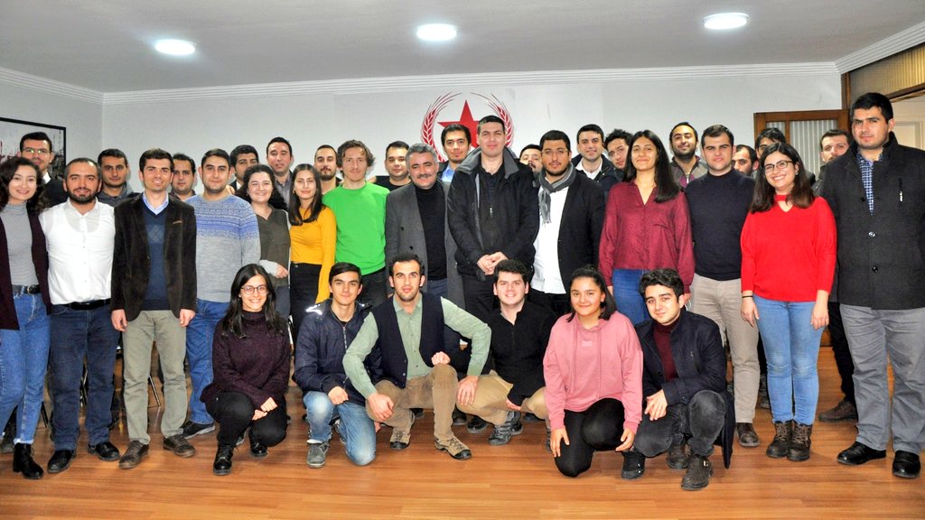 Partimizin Gençlik Kolu Öncü Gençlik'in Genel Başkanı Özgür Bursalı, 6 ay sürecek vatani görevini yerine getirmek için yarın birliğine teslim olacak. <a href="/ozgurbursali/">Özgür Bursalı</a>'yı İl Başkanlığımızda ağırlayarak hayırlı tezkereler diledik. Mehmetçik yolculuğuna uğurladık.
