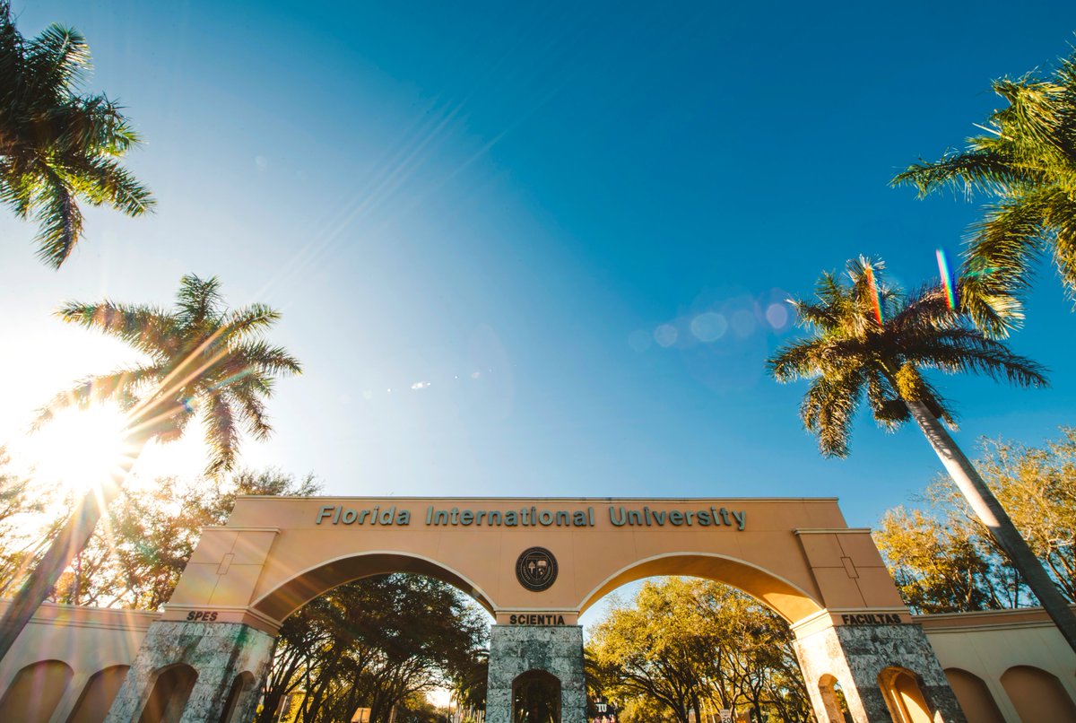 SPES SCIENTIA FACULTAS #fiu #worldsahead #tourfiutuesdays