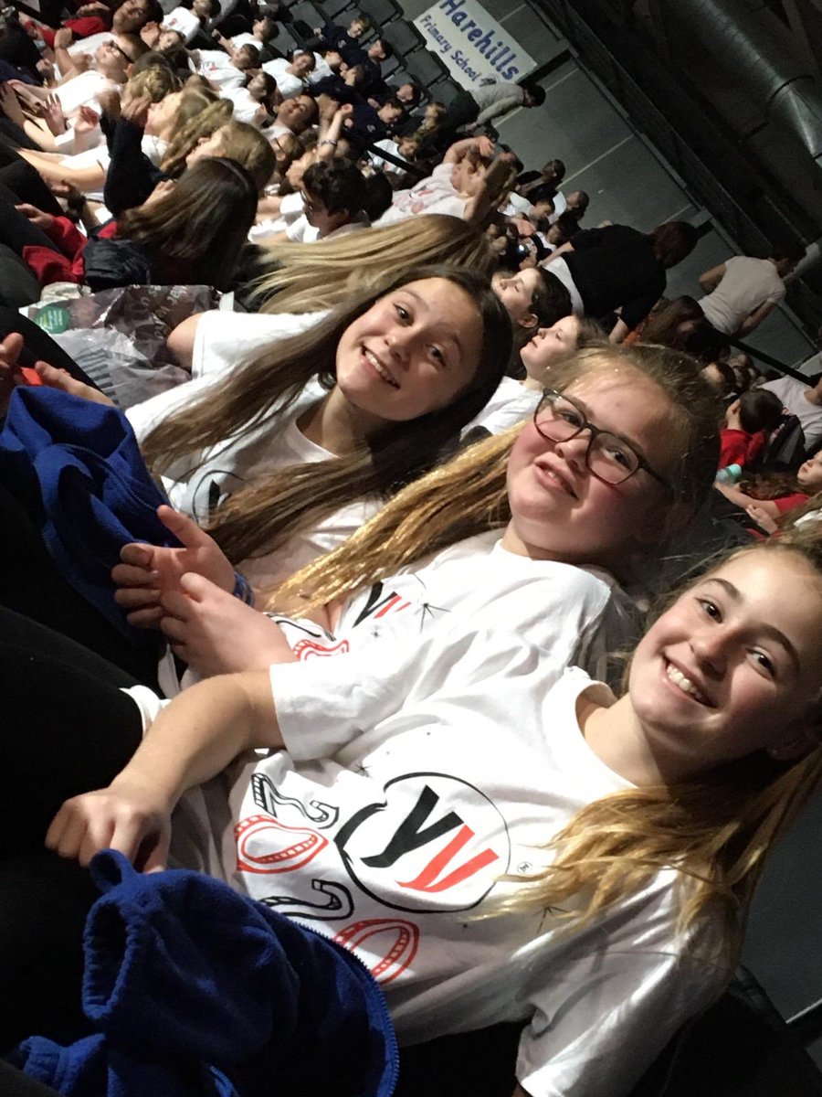 MapplewellsPrim's tweet photo. β¦@YVconcertsβ© Mapplewells are ready to sing! #music #readytosing #creativity #superstars https://t.co/P3EmqkZKzR