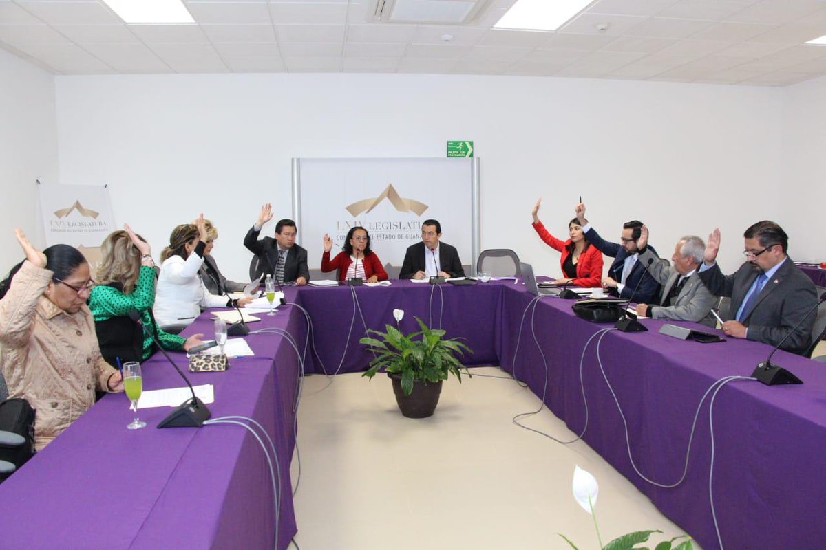 CongresoGto's tweet photo. Acuerda el Observatorio Ciudadano Legislativo en Sesión Ordinaria los lineamientos generales de operación, que serán enviados a la Junta de Gobierno y Coordinación Política para su aprobación 🙋♀️🏛️🙋♂️
#LaCasaDelDiálogo
#ParlamentoAbierto
#OCLGTO https://t.co/HL9403Jqel
