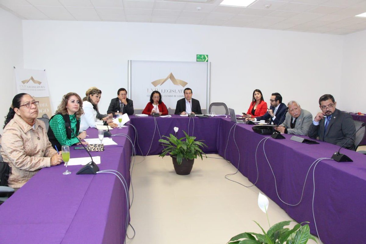 CongresoGto's tweet photo. Acuerda el Observatorio Ciudadano Legislativo en Sesión Ordinaria los lineamientos generales de operación, que serán enviados a la Junta de Gobierno y Coordinación Política para su aprobación 🙋♀️🏛️🙋♂️
#LaCasaDelDiálogo
#ParlamentoAbierto
#OCLGTO https://t.co/HL9403Jqel