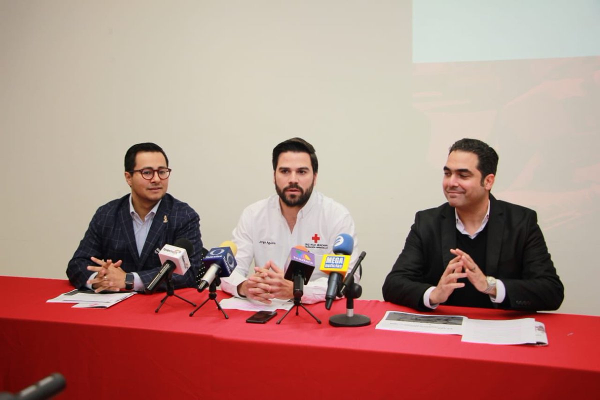 CruzRojaHMO's tweet photo. El día de hoy en rueda de prensa nuestro Presidente @jorgeaguirree presentó resultados del informe de actividades de Cruz Roja Hermosillo 2019.

 #GraciasAti https://t.co/n6dkRhFA97