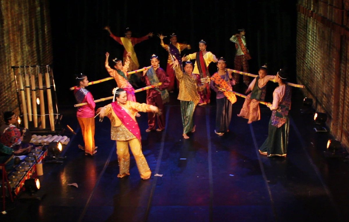 Kinding_Sindaw's tweet photo. Did you enjoy us at our Tao Marayao production? Our Pananandem (Remembering) production is March 12-15! 
Tickets https://t.co/xPw9xxgqEV

#kindingsindaw #livingtraditions #pilipinx #mindanao #ilovemarawi #indigenous #theaterarts #dance #ny #nyc #learn #asia #asian #philippines https://t.co/R5JTy48Qg5