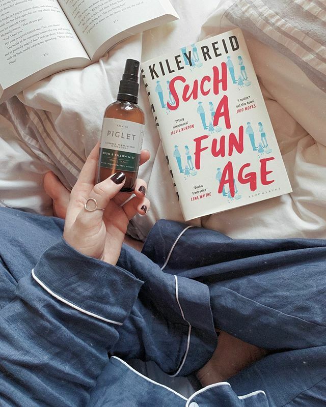 A slow morning put perfectly together by <a href="/pigletinbed/">Piglet in Bed</a> ✨.
.

Piglet in Bed very kindly sent me their inaugural book club box, with the comfiest pair of linen pyjamas (that I have lived in since receiving them: see wrinkles), a copy of Such a Fun Age b… ift.tt/2Renimx