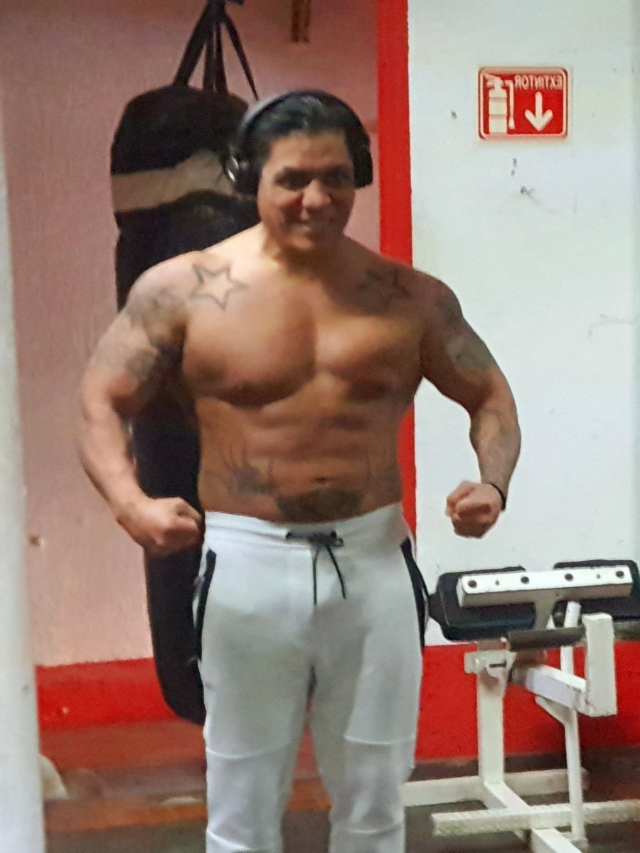 JUVENTUDGUERRE2's tweet photo. #Fitness #Fit #bodybuilding #atleta #luchador #TheMAKER #TheJuice  Poniendones mejor que NUNCA para este 2020.#JUVIMANIA2020 #wolrdtour #LETSGETJUICY #TheJuicypodcast is coming soon wit a lot OF #JUICYNESS 4 SURE BABY!!! #TheoneTheaonlyOneTheJuiciestOne 
#luchalibre #luchamaster https://t.co/V4yB7qATGQ