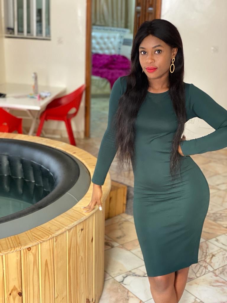 grasseeee's tweet photo. J trouve que le vert me va trop🥰 https://t.co/gfzKEtPtYv