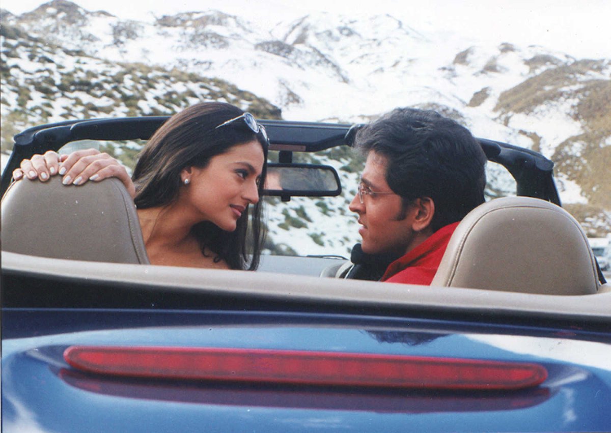 What a beautiful jodi.20 YEARS OF HRITHIK MANIA